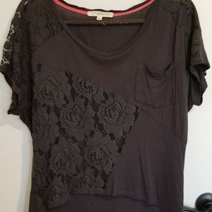 Brown short sleeved top with lace